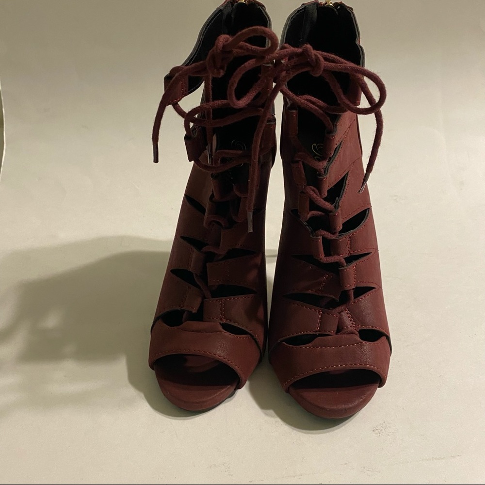 MAROON HEELS